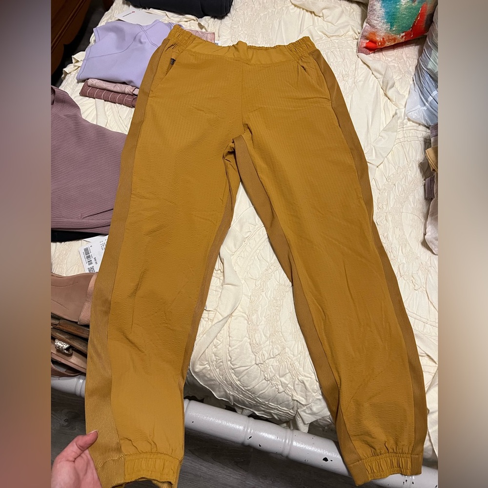 Athleta joggers!